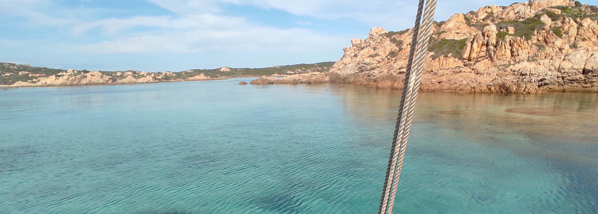 Motorboottour mit eigenem Kapitän im Maddalena Archipel bei hochzeit-catering-sardinien.com